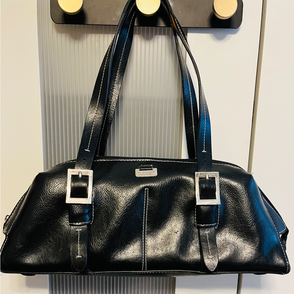 Elegant Black Leather Handbag